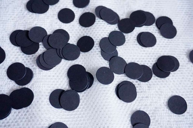 Konfetti, 1,5 cm, 200 stk, sort